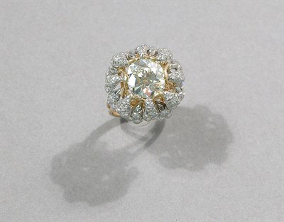 Lot 491 - Diamond Ring