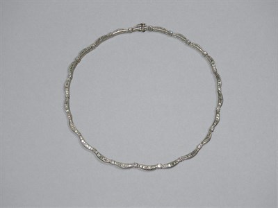 Lot 303 - Diamond Necklace