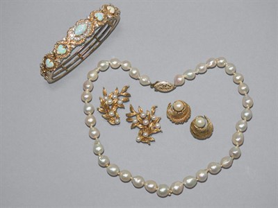 Lot 382 - Group of Jewelry