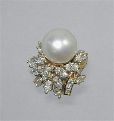Lot 430 - Cultured Pearl & Diamond Ring