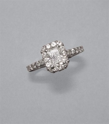 Lot 414 - Diamond Ring