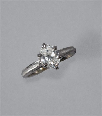 Lot 401 - Diamond Ring