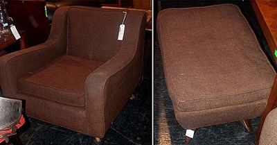 Lot 276 - Upholstered Lounge Chair and Ottoman en Suite...