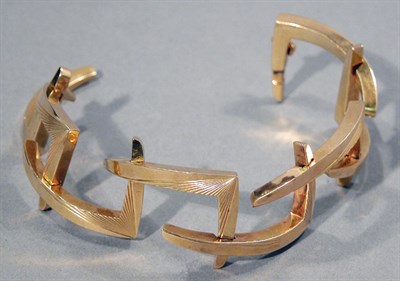 Lot 582 - Gold Bracelet