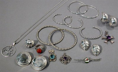 Lot 385 - Group of Assorted Silver Jewelry