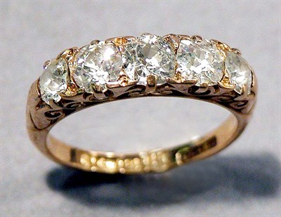 Lot 366 - Antique Gold and Diamond Ring