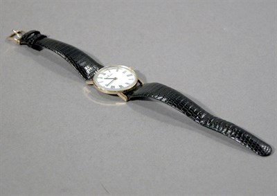 Lot 472 - Gold Wristwatch