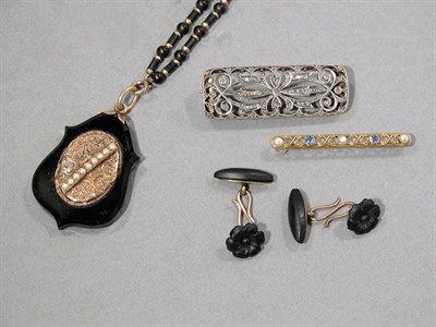 Lot 485 - Group of Antique Jewelry