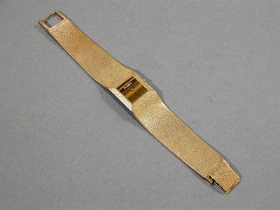 Lot 511 - Gentleman's Gold and Tiger's-Eye Wristwatch
