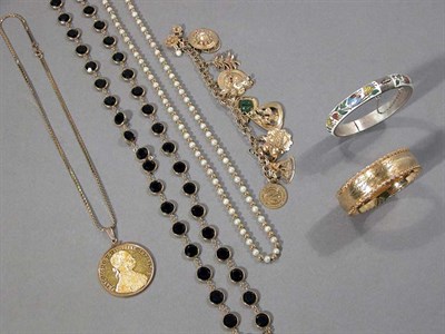 Lot 333 - Group of Jewelry