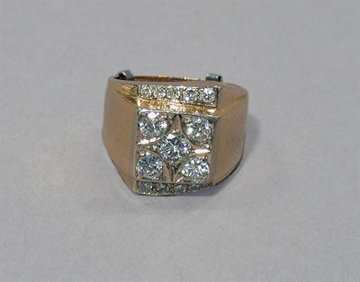 Lot 338 - Gentleman's Gold and Diamond Ring