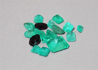 Lot 347 - Fifteen Unmounted Emeralds and Two Sapphires
