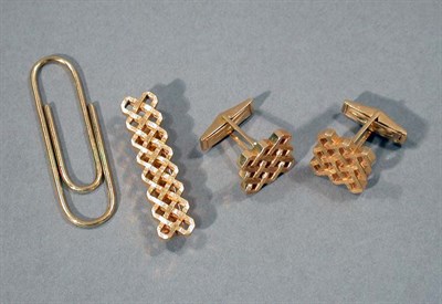 Lot 400 - Pair of Gold Cufflinks, Tie Bar and Money Clip