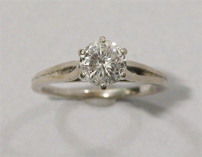 Lot 156 - Diamond Ring