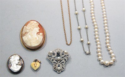 Lot 200 - Group of Jewelry