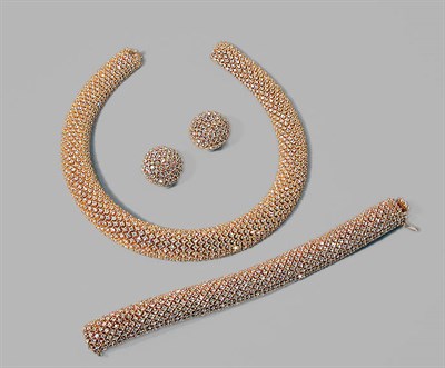 Lot 319 - Suite of Costume Jewelry