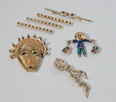 Lot 321 - Group of Costume Pins