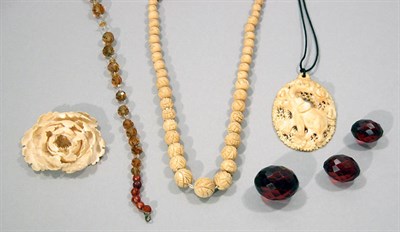 Lot 229 - Group of Assorted Beads
