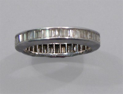 Lot 595 - Diamond Band Ring