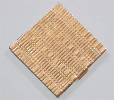 Lot 527 - Gold Compact