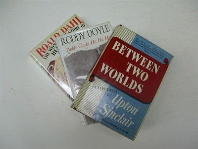 Lot 371 - [BOOKS] 22 English and American First Editions...