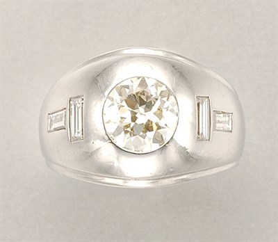 Lot 1054 - Diamond Gypsy Ring