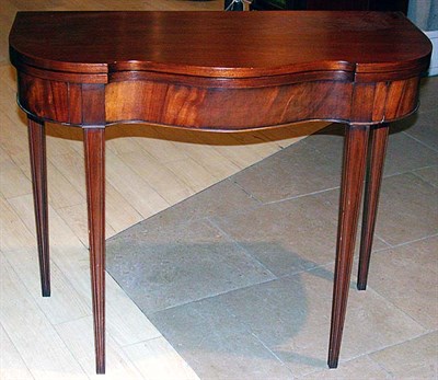 Lot 423 - Federal Style Mahogany Serpentine Front...