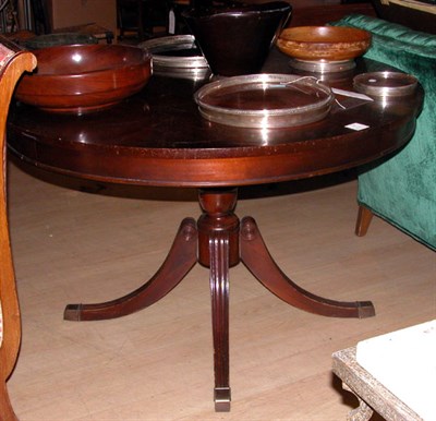 Lot 279 - Georgian Style Mahogany Pedestal Dining Table...