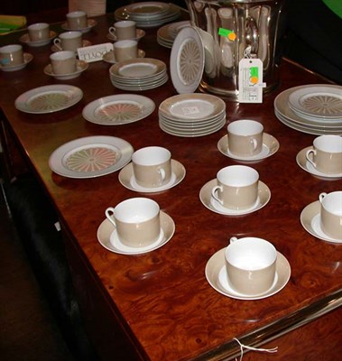 Lot 219 - Fitz and Lloyd Porcelain Dinner Service
