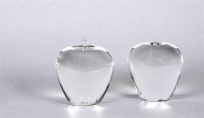 Lot 4003 - Pair of Steuben Glass Apples Height 4 inches.