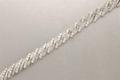 Lot 1448 - Diamond Bracelet
