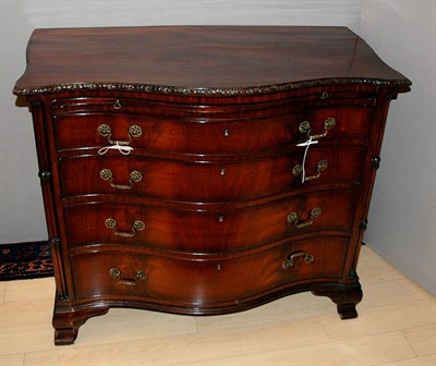 Lot 484 - George III Mahogany Chest of Drawers The...
