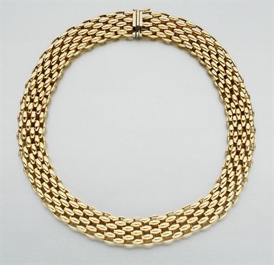 Lot 956 - Gold Necklace