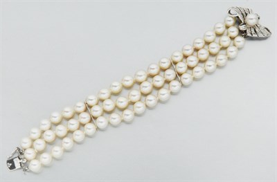 Lot 960 - Triple Strand Cultured Pearl Bracelet