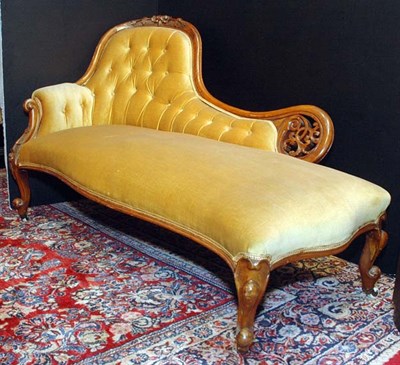 Lot 2426 - Victorian Carved Mahogany Upholstered Recamier...