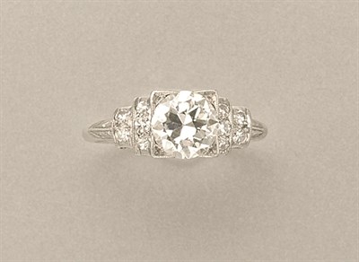 Lot 1046 - Diamond Ring