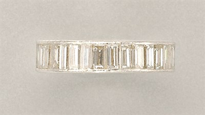 Lot 1061 - Diamond Band Ring