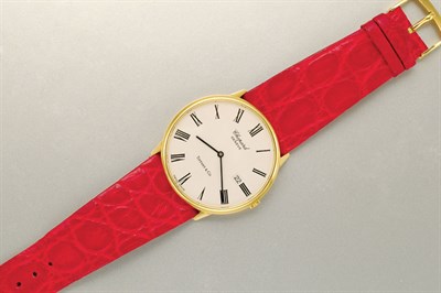 Lot 1112 - Oversized Gold Wristwatch