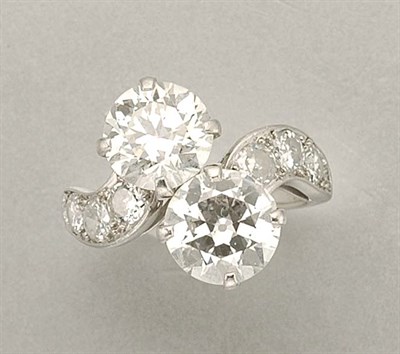 Lot 1445 - Diamond Crossover Ring