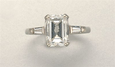 Lot 1124 - Diamond Ring