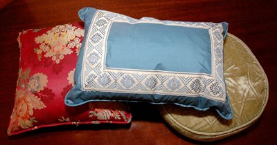 Lot 452 - Miscellaneous Group of Assorted Throw Pillows