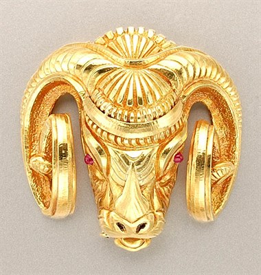 Lot 1422 - Gold Ram's Head Clip Brooch