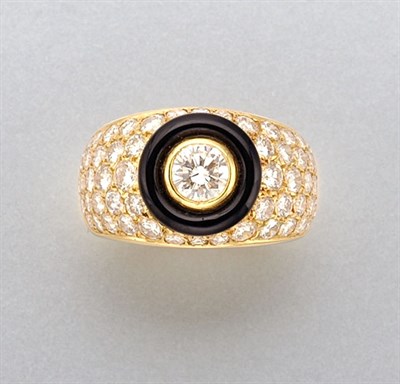 Lot 1402 - Gold, Diamond and Black Enamel Ring