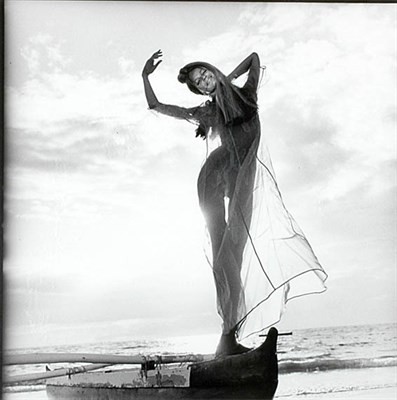 Lot 356 - Rubartelli Verushka 1965 Silver Gelatin Fiber...