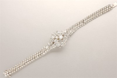 Lot 1329 - Diamond Bracelet Watch
