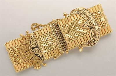Lot 1334 - Gold Bracelet Watch