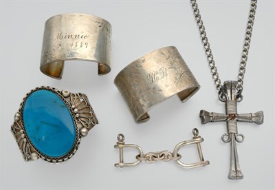 Lot 223 - Lot of Assorted Items