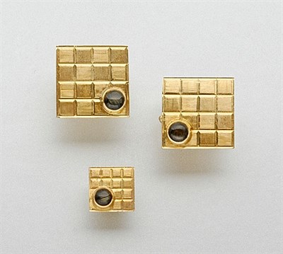 Lot 61 - Pair of Gold and Black Star Sapphire Cufflinks and Tie Tac