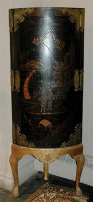Lot 2152 - George I Gilt Decorated Black Lacquered Corner...