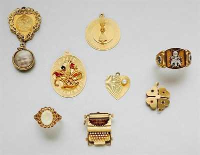 Lot 146 - Group of Assorted Gold Rings and Charms